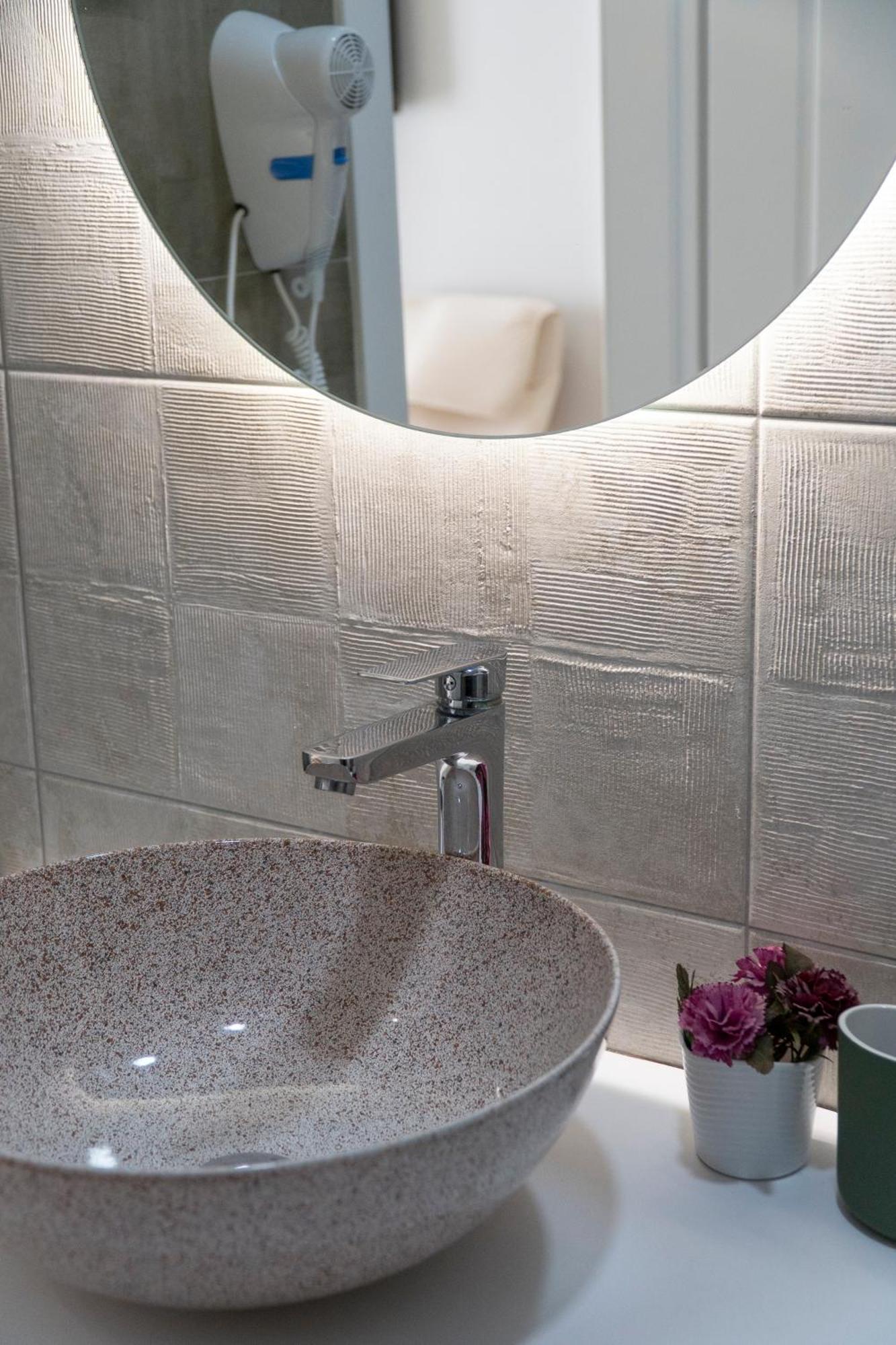 Memories Apartments ساراندا المظهر الخارجي الصورة